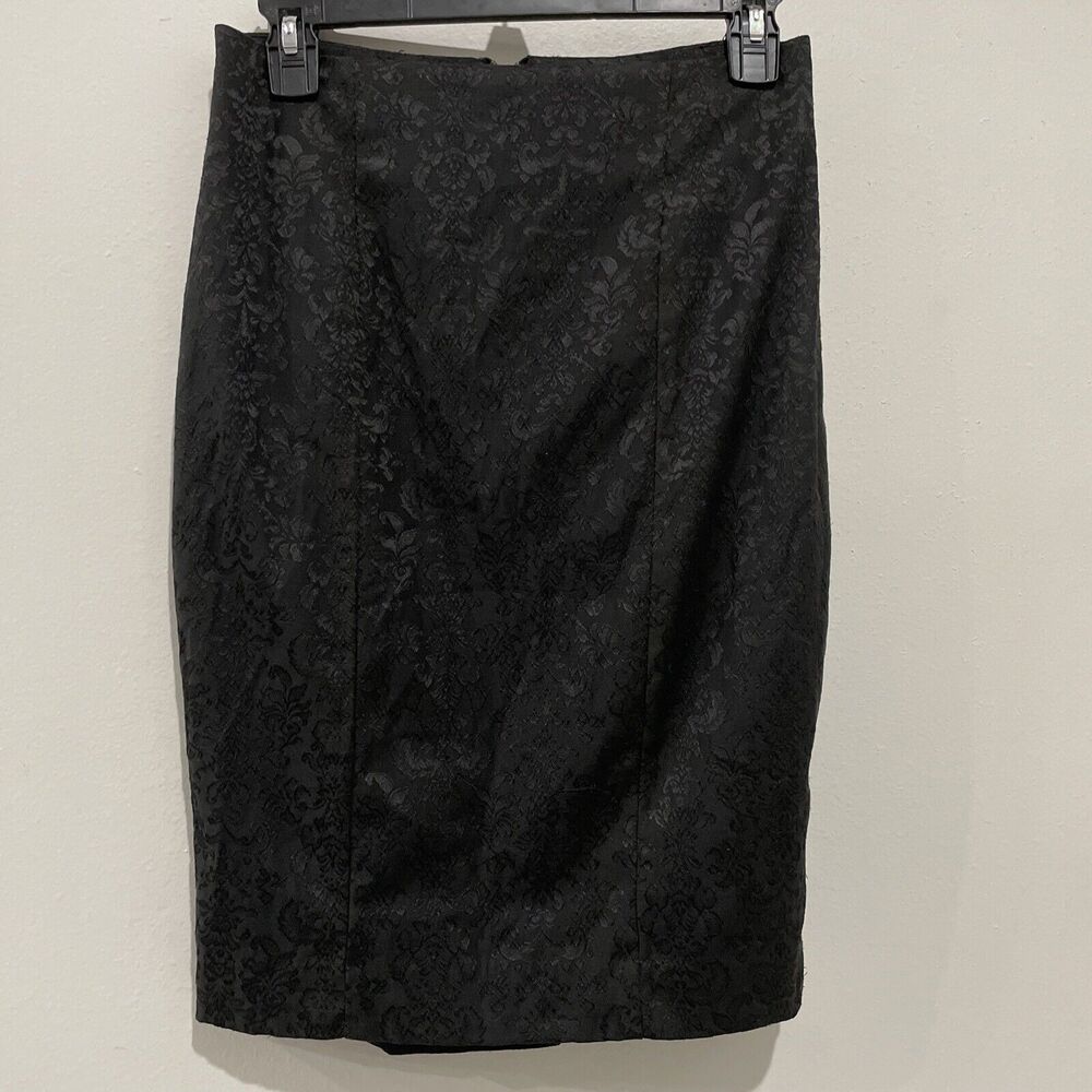 Mossimo Womans Black Textured Floral Pattern Straight Pencil Skirt Sz 2 Lined